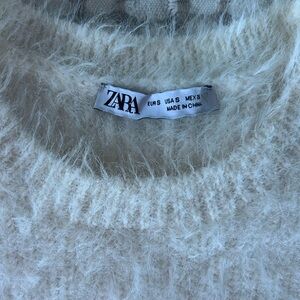 Zara Size Small - Cropped White Fuzzy Shortsleeved Sweater Top